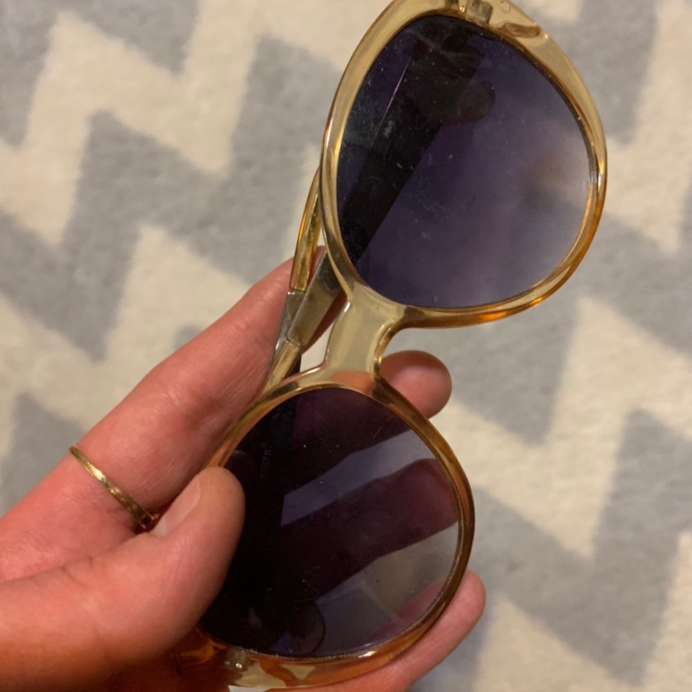 Tan sunglasses - Picture 2 of 4
